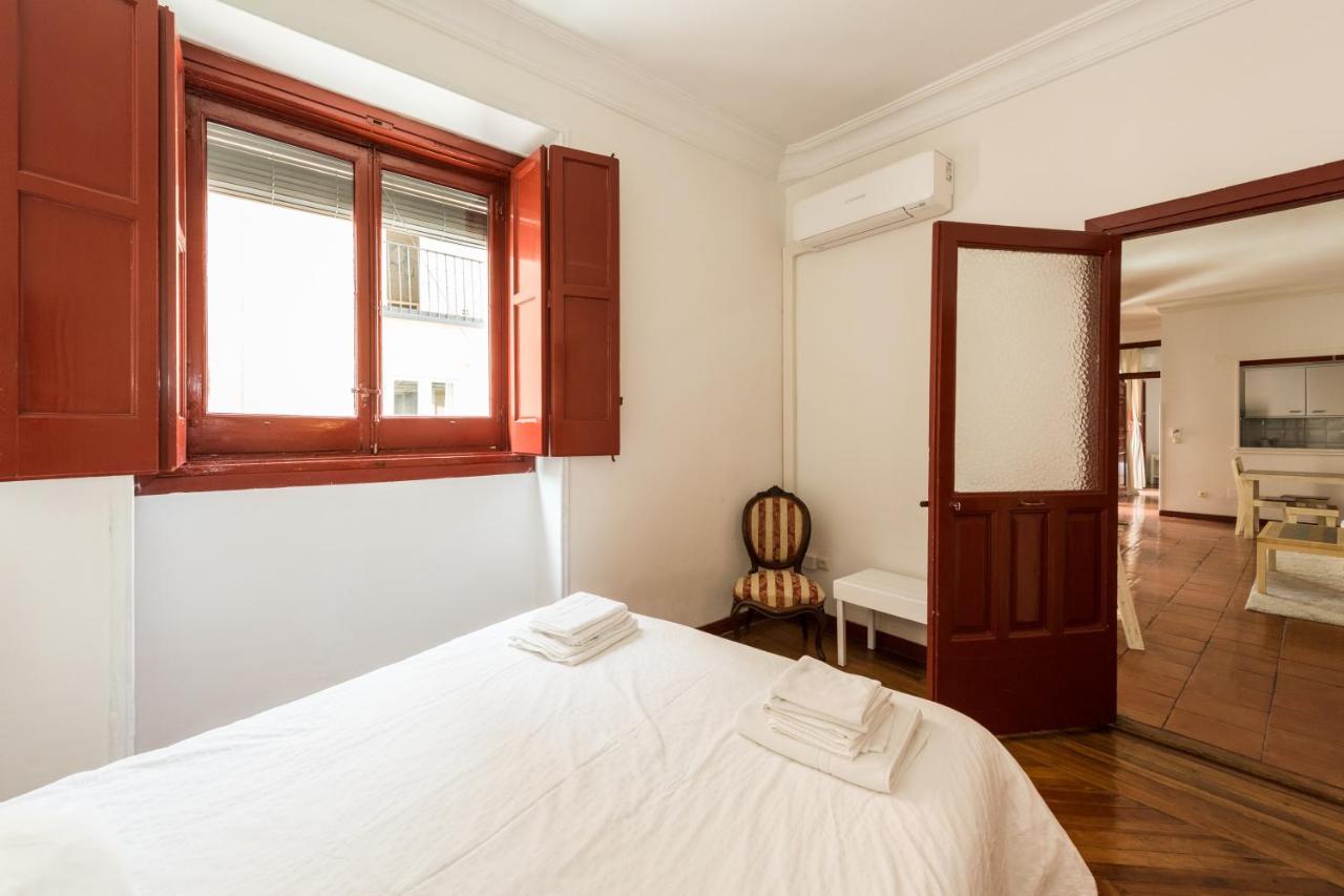 Apartamentos Madrid Centro B ภายนอก รูปภาพ