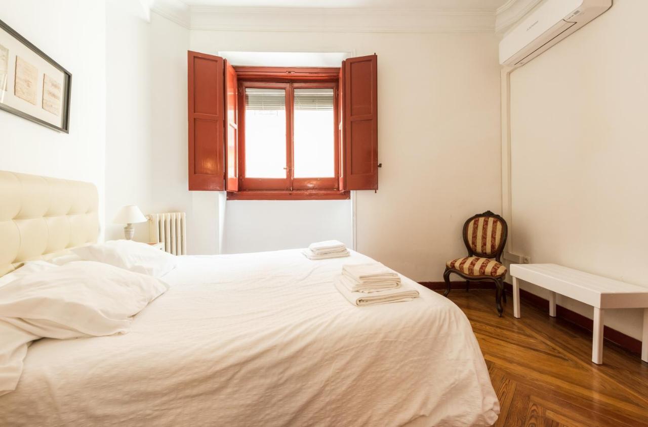 Apartamentos Madrid Centro B ภายนอก รูปภาพ